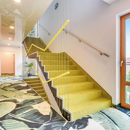 2 Bedroom Gorgeous In Appartement Hel