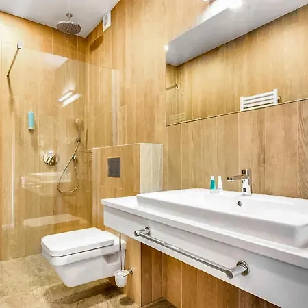 2 Bedroom Gorgeous In Hel