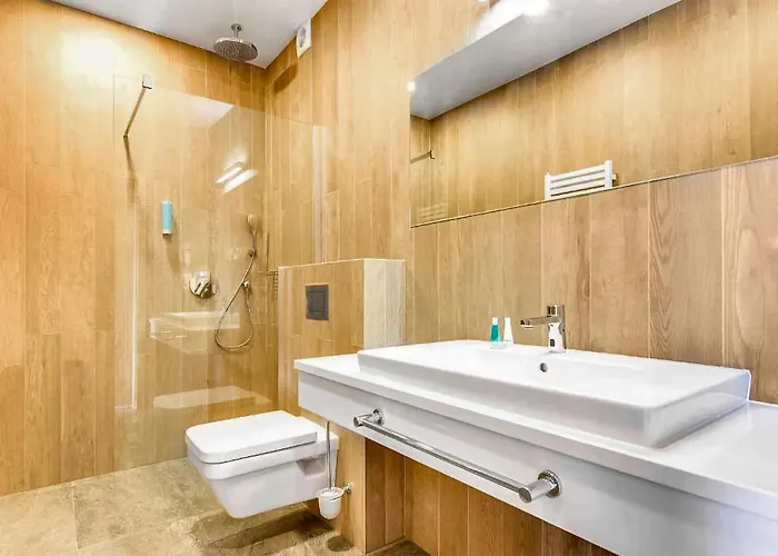 2 Bedroom Gorgeous In Hel